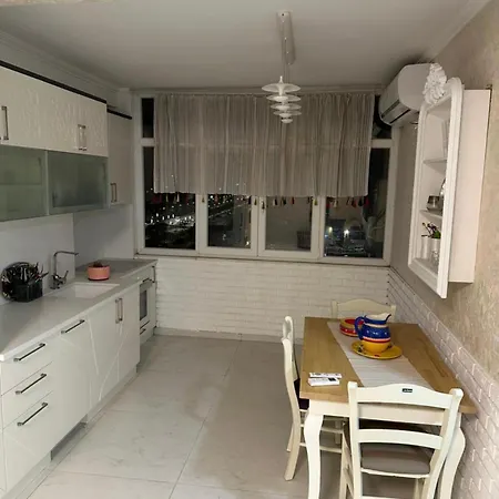 La Apartment *